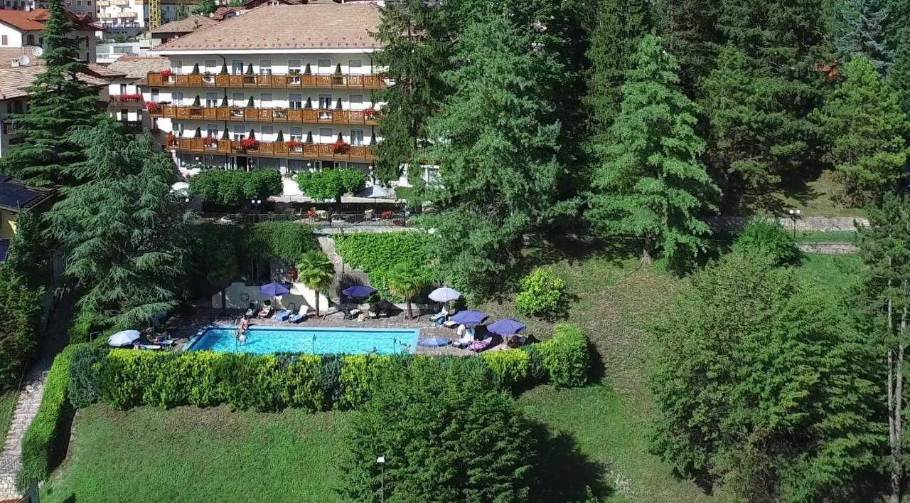 Hotel Miralago Wellness - Adults Only Molveno Exterior photo
